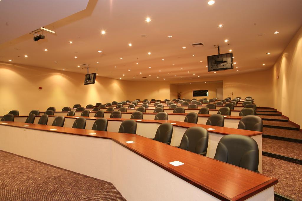 Delta Hotels By Marriott Ontario Airport Business foto